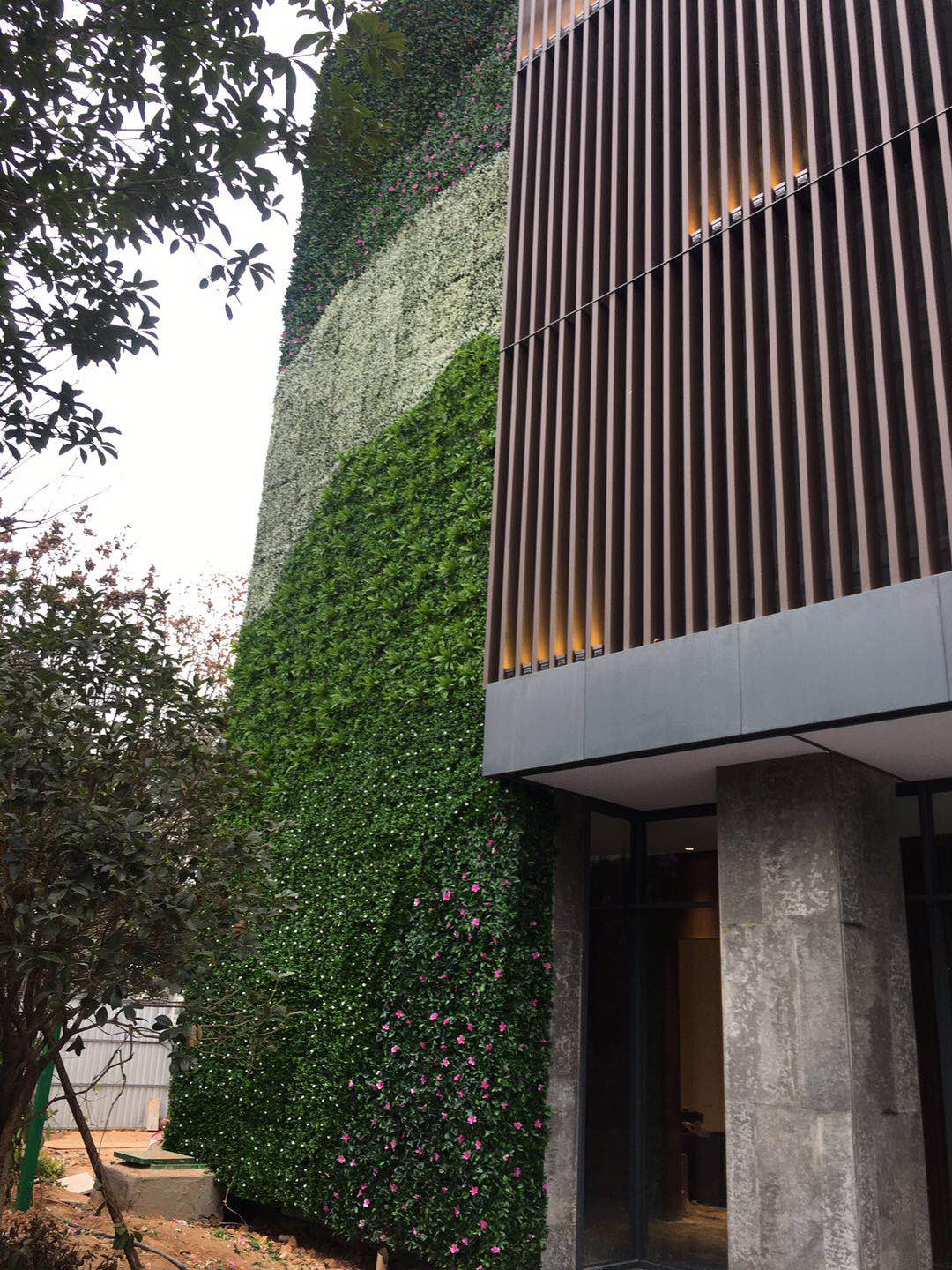 鑫远国际室外仿真植物墙